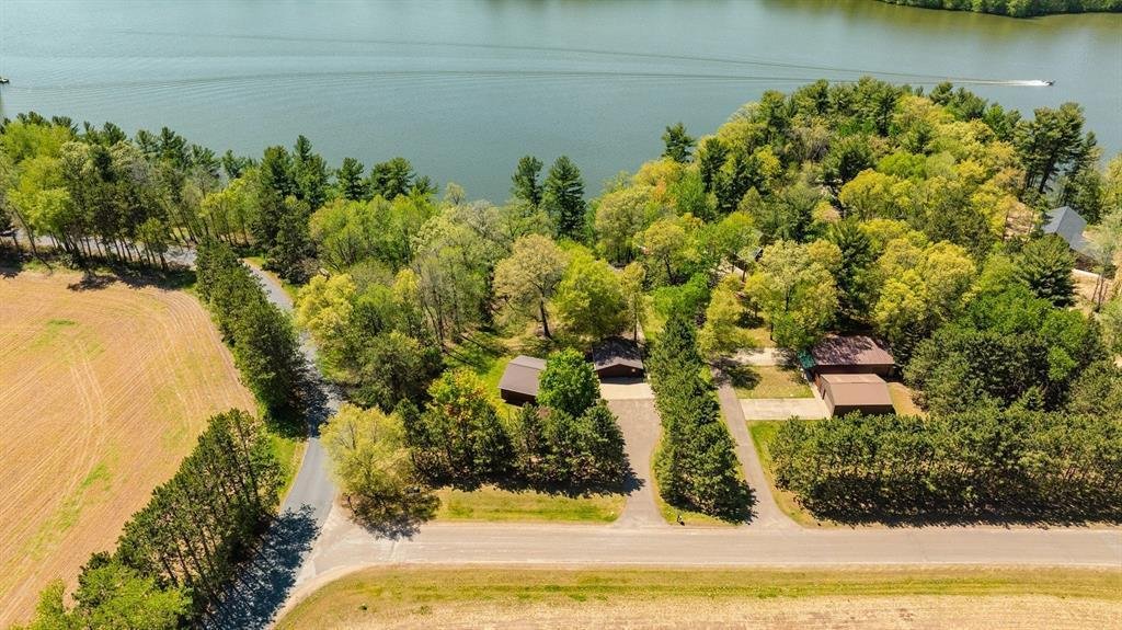 House in Eau Galle, Wisconsin, United States 2 - 17971825