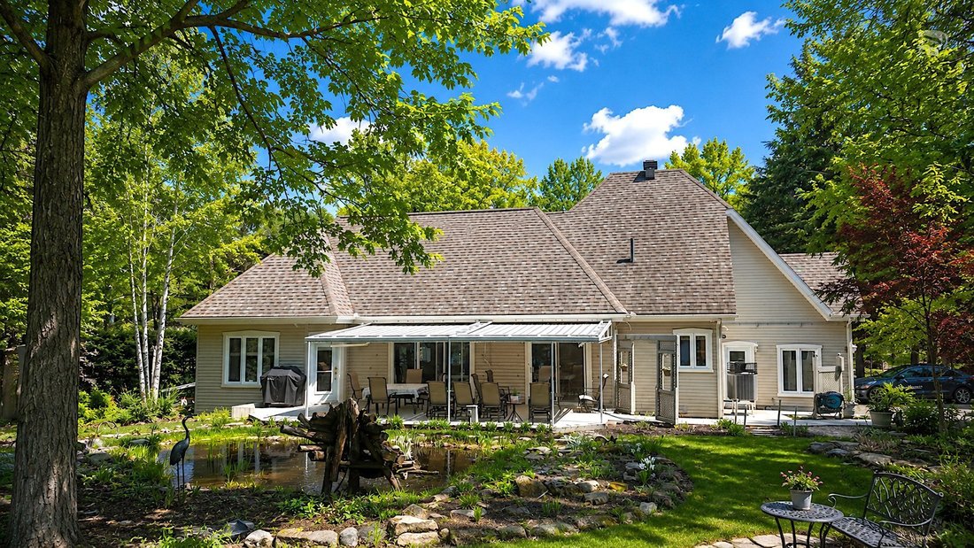 House in Sainte-Anne-des-Lacs, Quebec, Canada 3 - 17079506