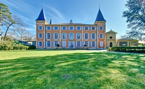 Chateau  en Pézenas, Occitania, Francia 1