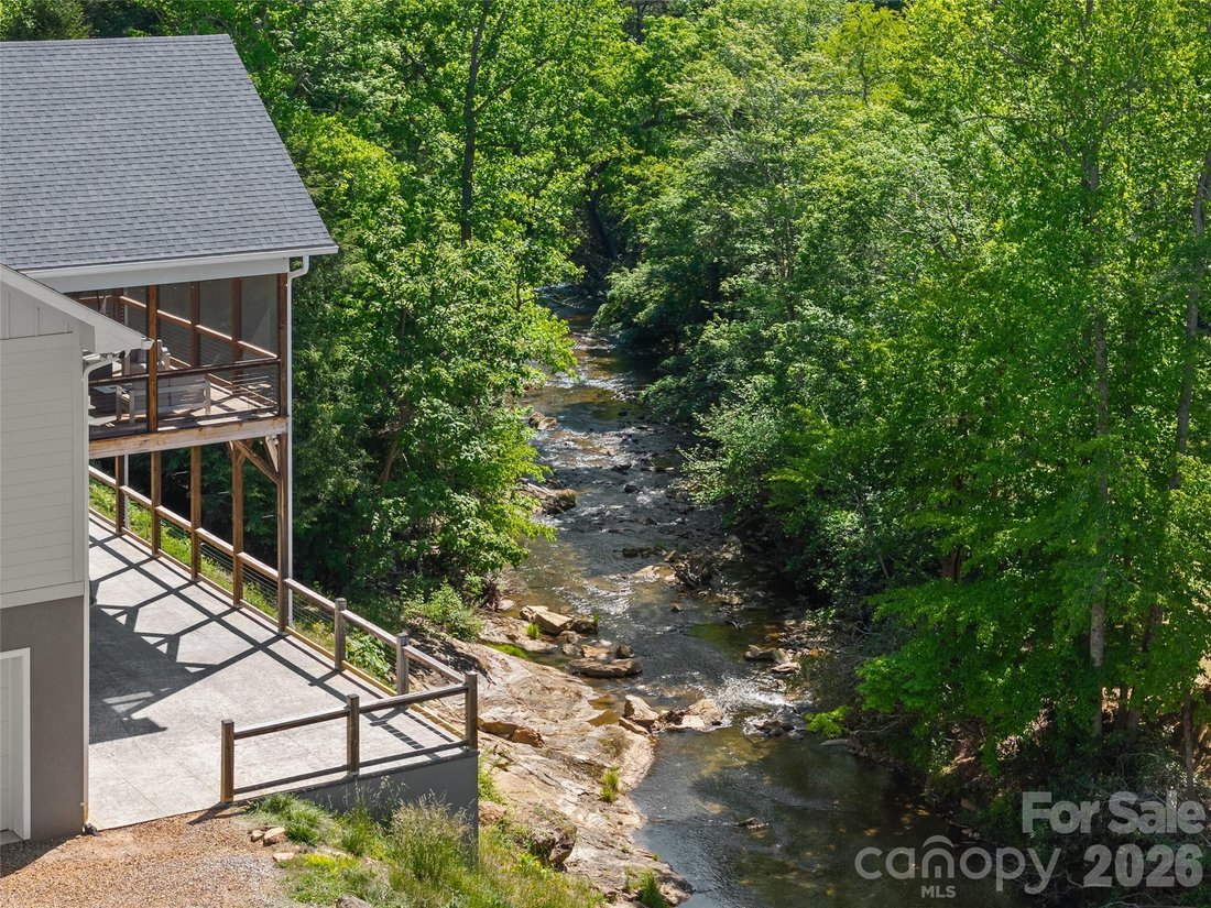 House in Candler, North Carolina, United States 2 - 17970332