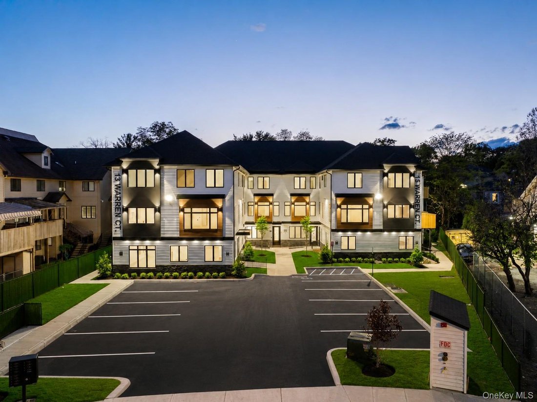 Condo in Airmont, New York, United States 1 - 17967716