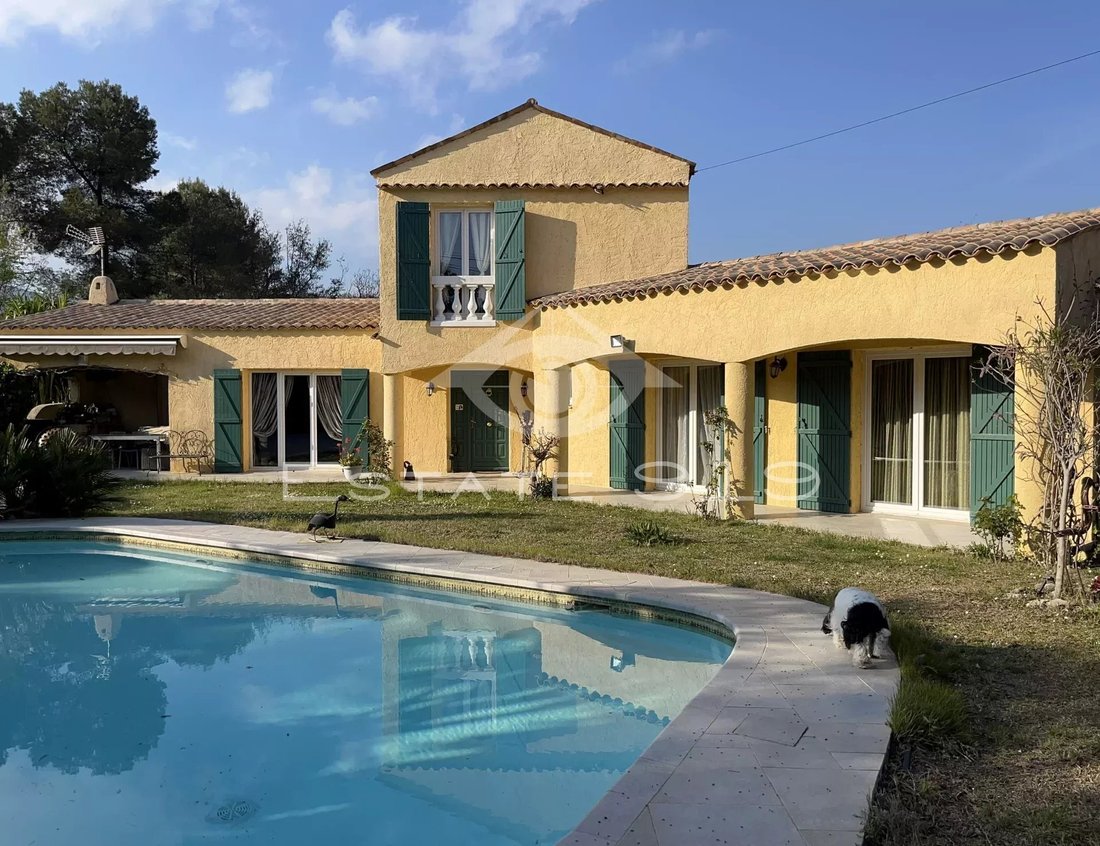 Villa in Mazan, Provence-Alpes-Côte d'Azur, France 1 - 17970311