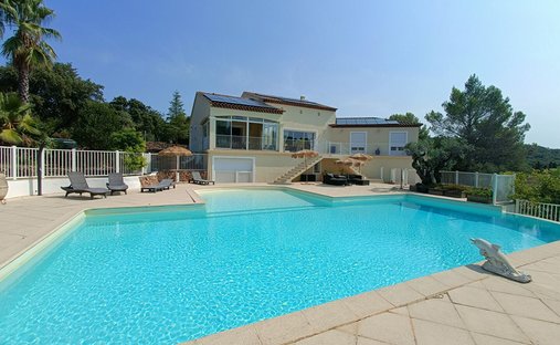 Villa in Les Rayols-Saint Lazare-Les Bousquets, Cuers, France 1