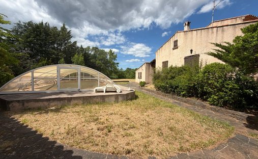 House in Centre, Le Luc, France 1