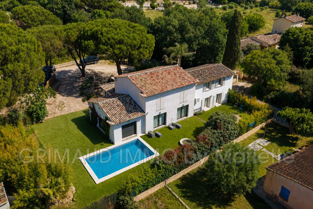 Villa in Grimaud, Provence-Alpes-Côte d'Azur, France 1 - 14690302