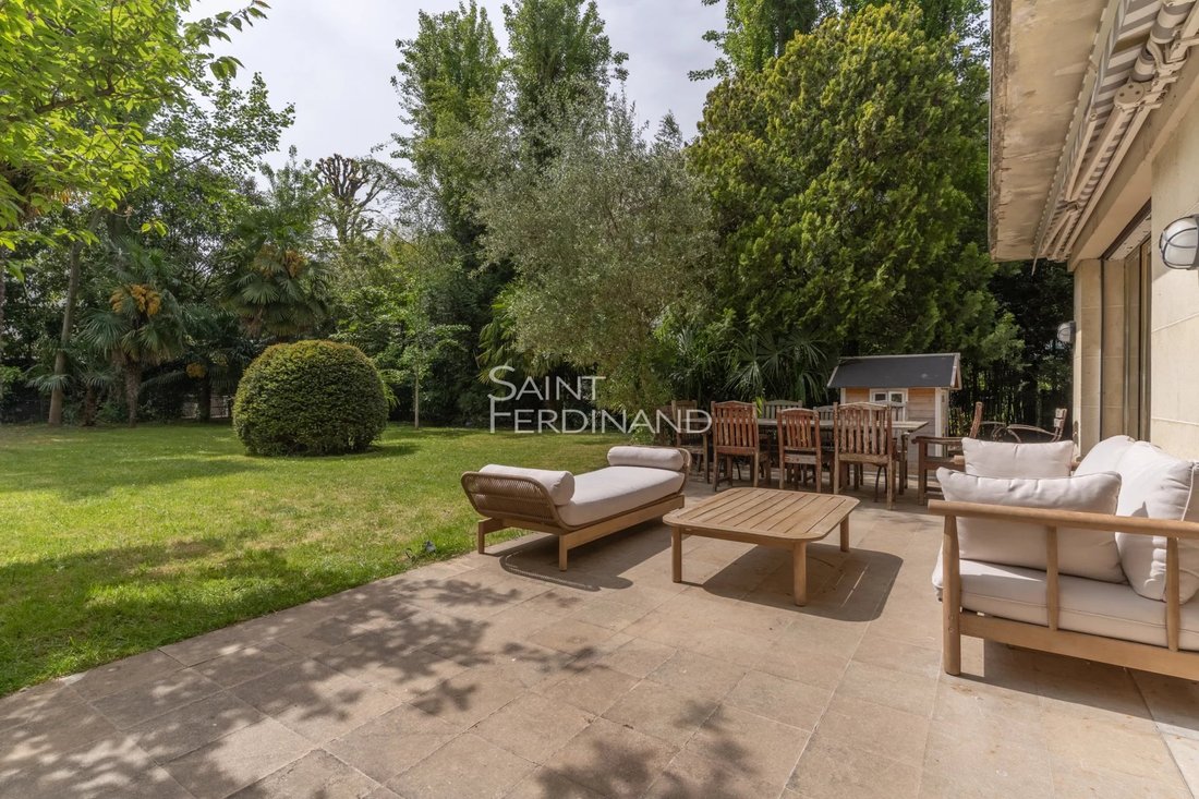Apartment in Saint James-Général Koenig, Neuilly-sur-Seine, France 1 - 17967112