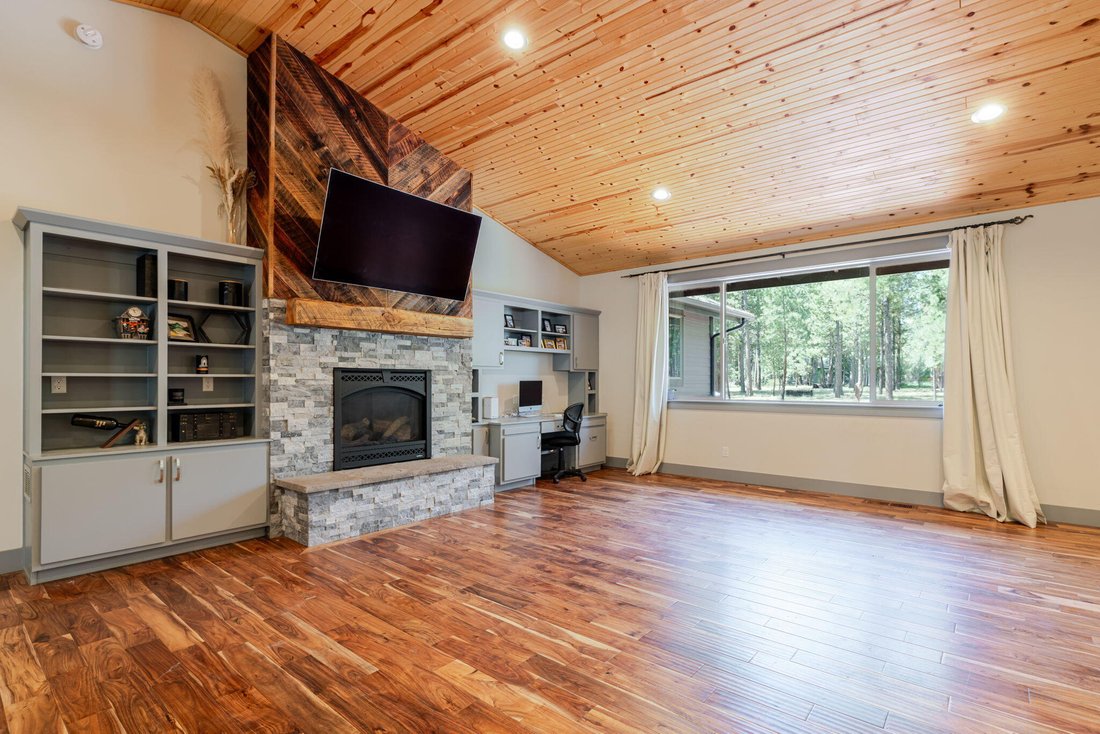 House in La Pine, Oregon, United States 5 - 17968658