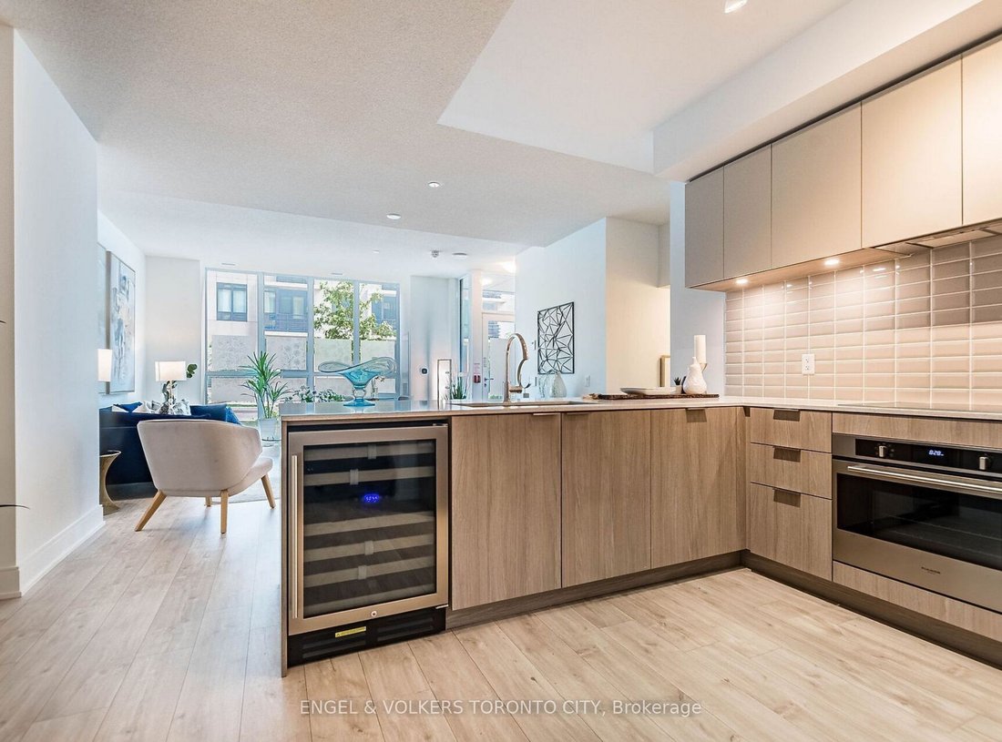 House in Toronto, Ontario, Canada 5 - 17970008