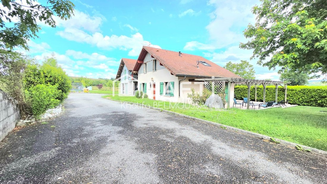 House in Bassy, Auvergne-Rhône-Alpes, France 2 - 17968040