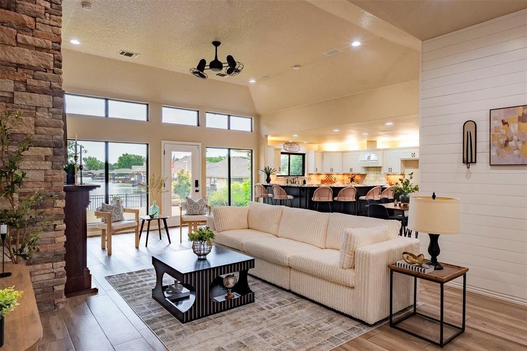 House in Granbury, Texas, United States 2 - 17305941