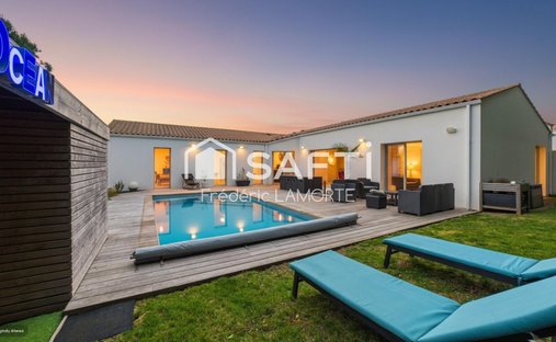 House in Est, Châtelaillon-Plage, France 1