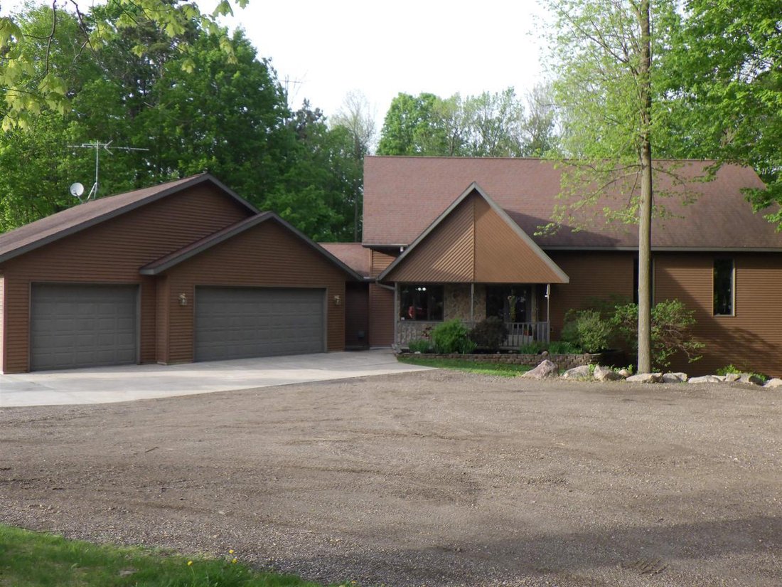 House in Clintonville, Wisconsin, United States 2 - 17968656