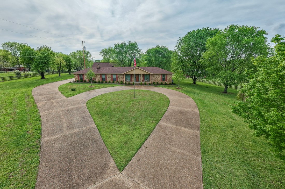 House in Gallatin, Tennessee, United States 2 - 17969450
