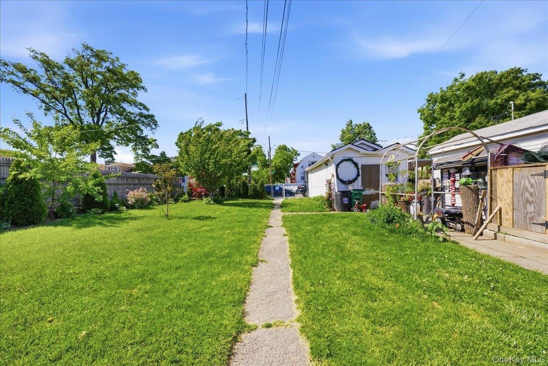 House in New York, New York, United States 2 - 17968999