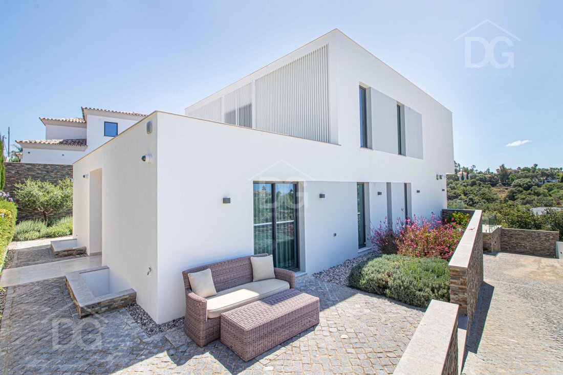 Villa in Loule (Sao Clemente), Algarve, Portugal 1 - 17970224