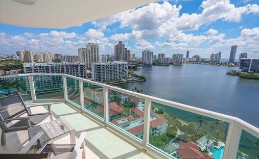 Eigentumswohnung in Golden Beach, Florida, Vereinigte Staaten 1