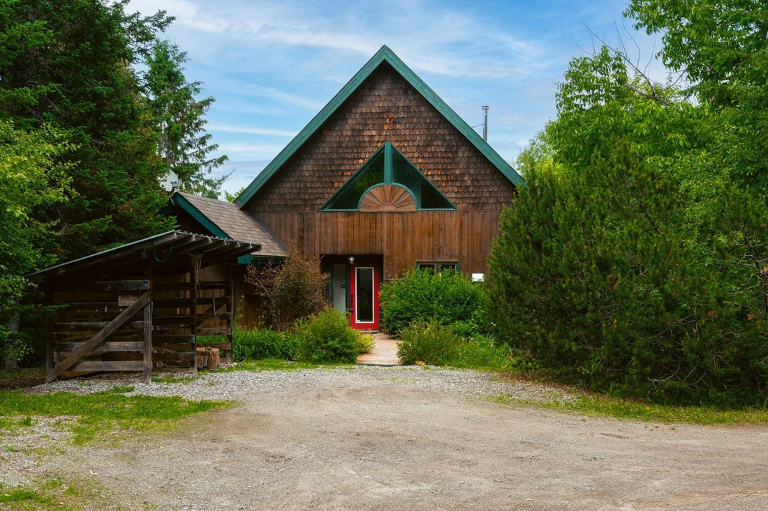 House in Chelsea, Quebec, Canada 2 - 17314412