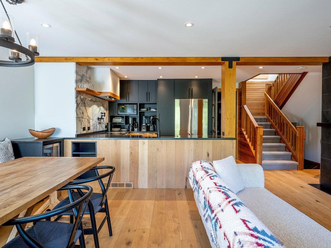 House in Whistler, British Columbia, Canada 2 - 17971274