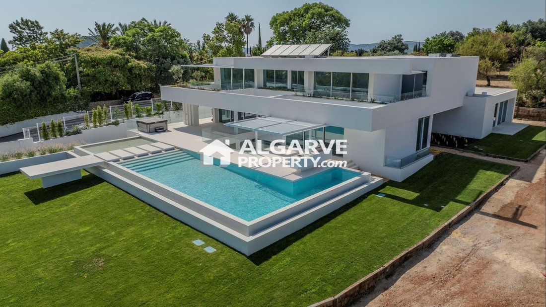 Villa in Loule (Sao Clemente), Algarve, Portugal 1 - 17965439