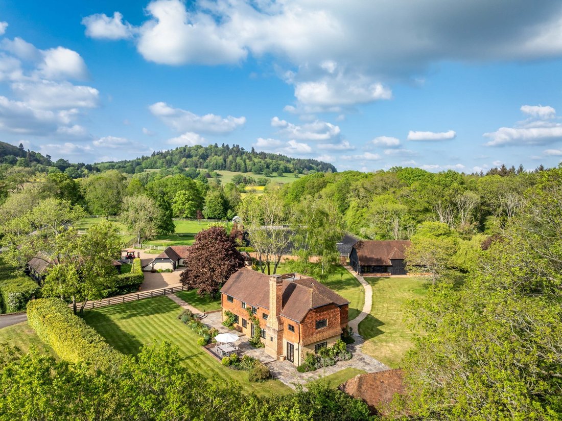 House in Dunsfold, England 1 - 17966222