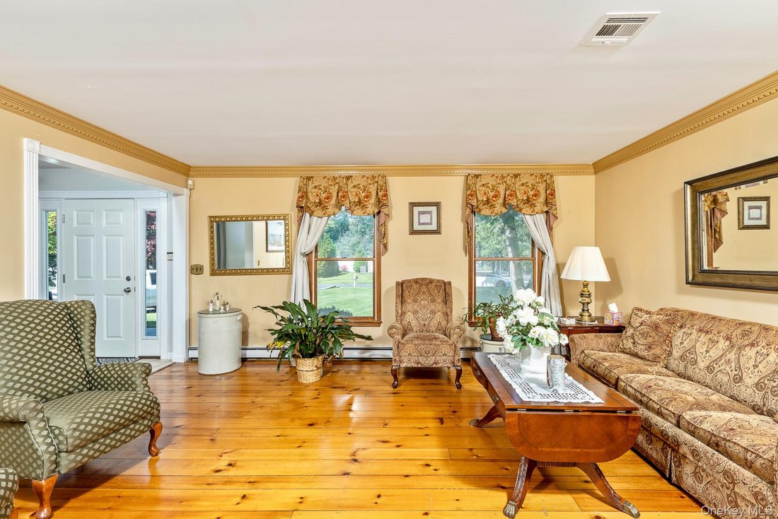 House in Saint James, New York, United States 3 - 17971383
