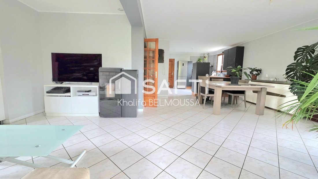 House in Bassy, Auvergne-Rhône-Alpes, France 4 - 17968040
