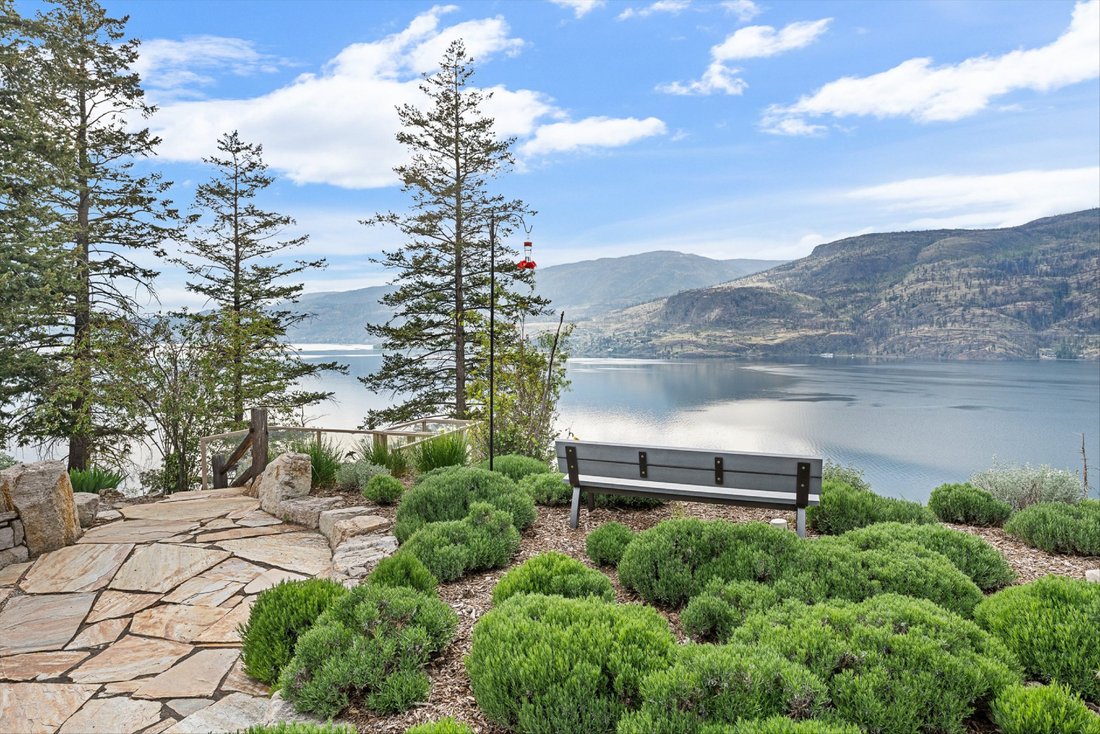 House in Kelowna, British Columbia, Canada 2 - 17971288