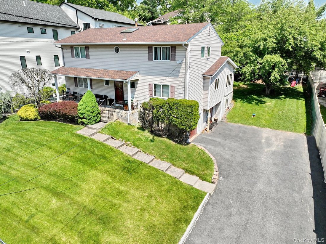 House in Airmont, New York, United States 1 - 17966051