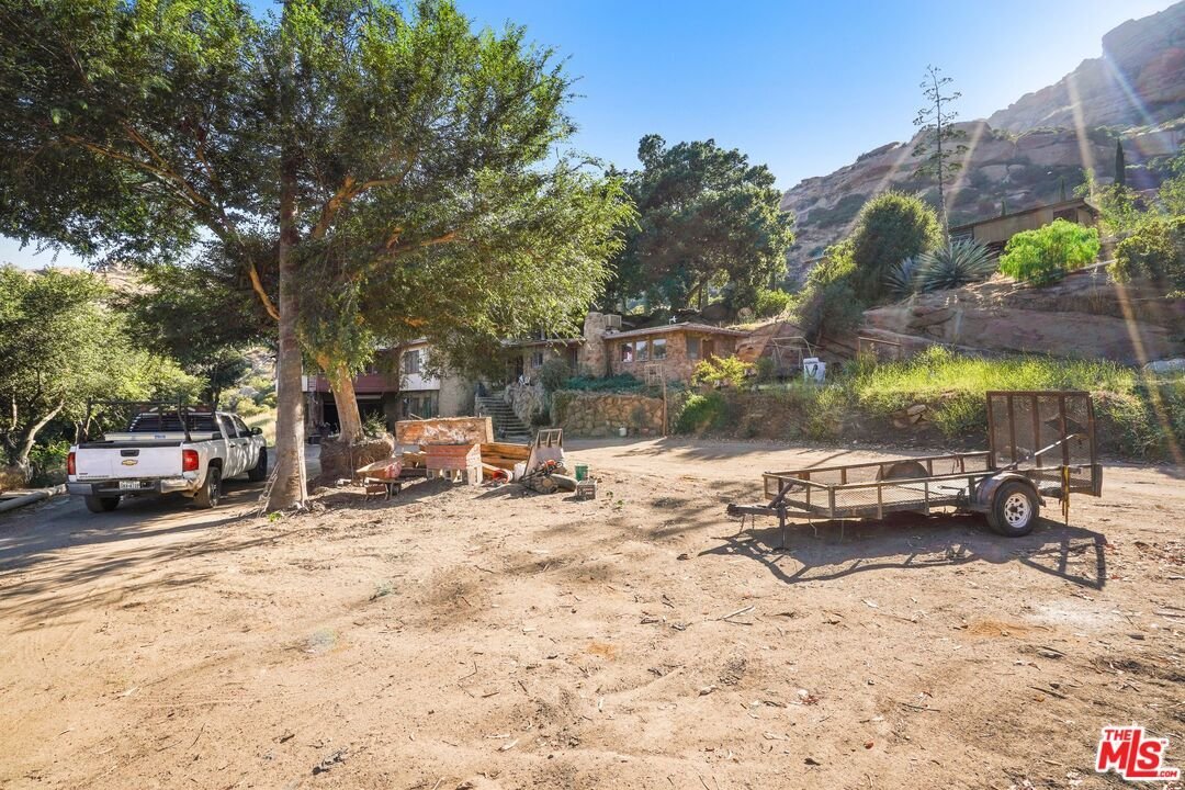 House in Canoga Park, California, United States 4 - 17968233
