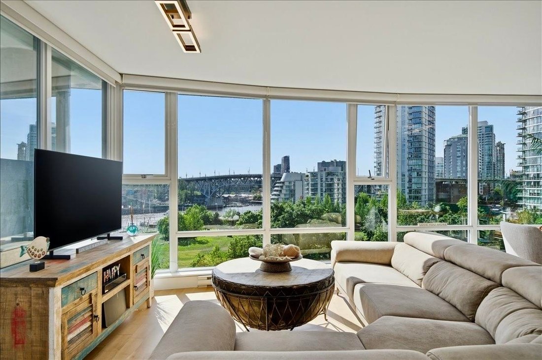 Condo in Vancouver, British Columbia, Canada 2 - 17970068