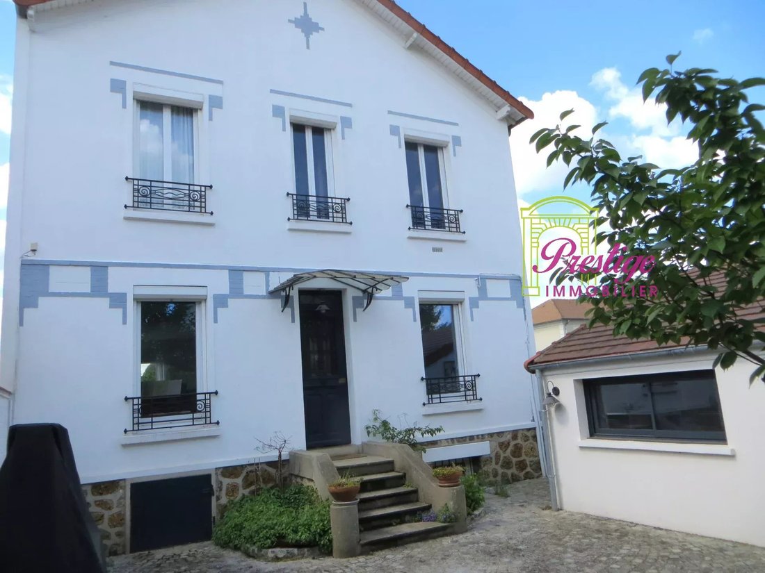 House in Les Cotes, Maisons-Laffitte, France 2 - 17967039