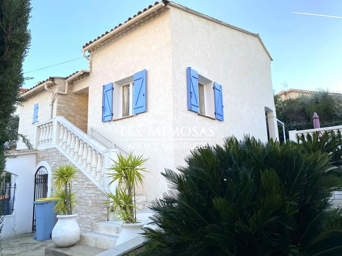 Villa in Aiguebonne, Saint-Raphaël, France 1 - 17967401