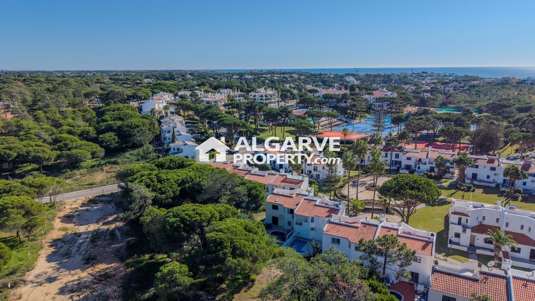 Villa in Vale do Lobo, Almancil, Portugal 1 - 17965435