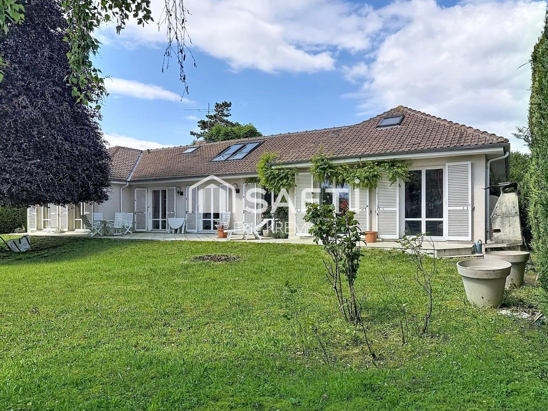 House in Ouest, Lamorlaye, France 2 - 17968012