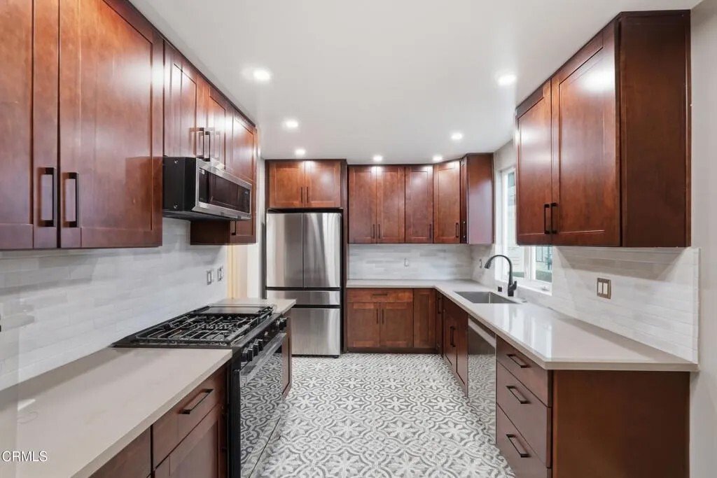 Los Angeles, California, United States 3 - 17966521