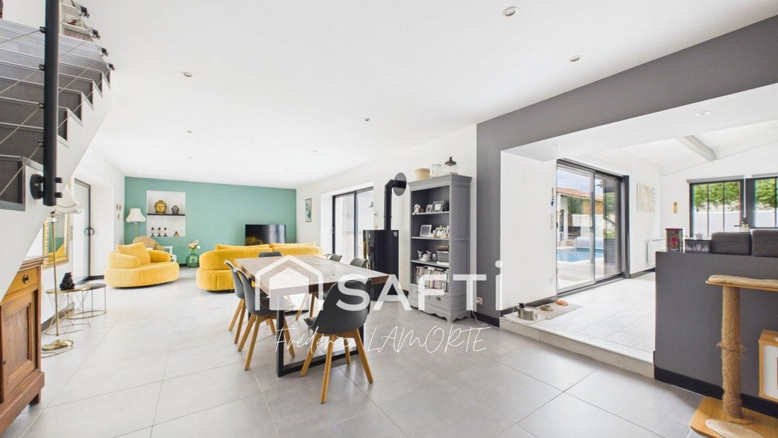 House in Saint-Medard-d'Aunis, Nouvelle-Aquitaine, France 4 - 17967989