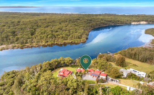 House in Sussex Inlet, New South Wales, Australia 1