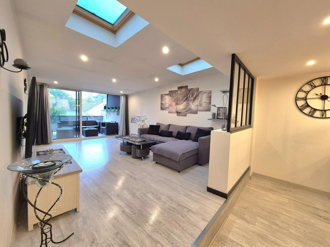 Apartment in Rosny-sur-Seine, Ile-de-France, France 2 - 17967998