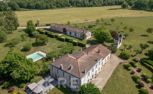 Estate in Saint Bruno-Saint Augustin, Bordeaux, France 1