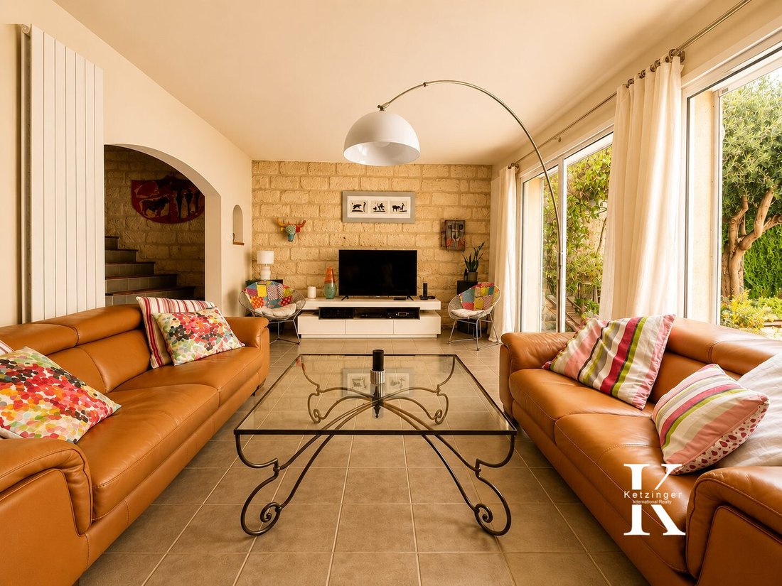 House in Centre Ville, Aigues-Mortes, France 3 - 17955478