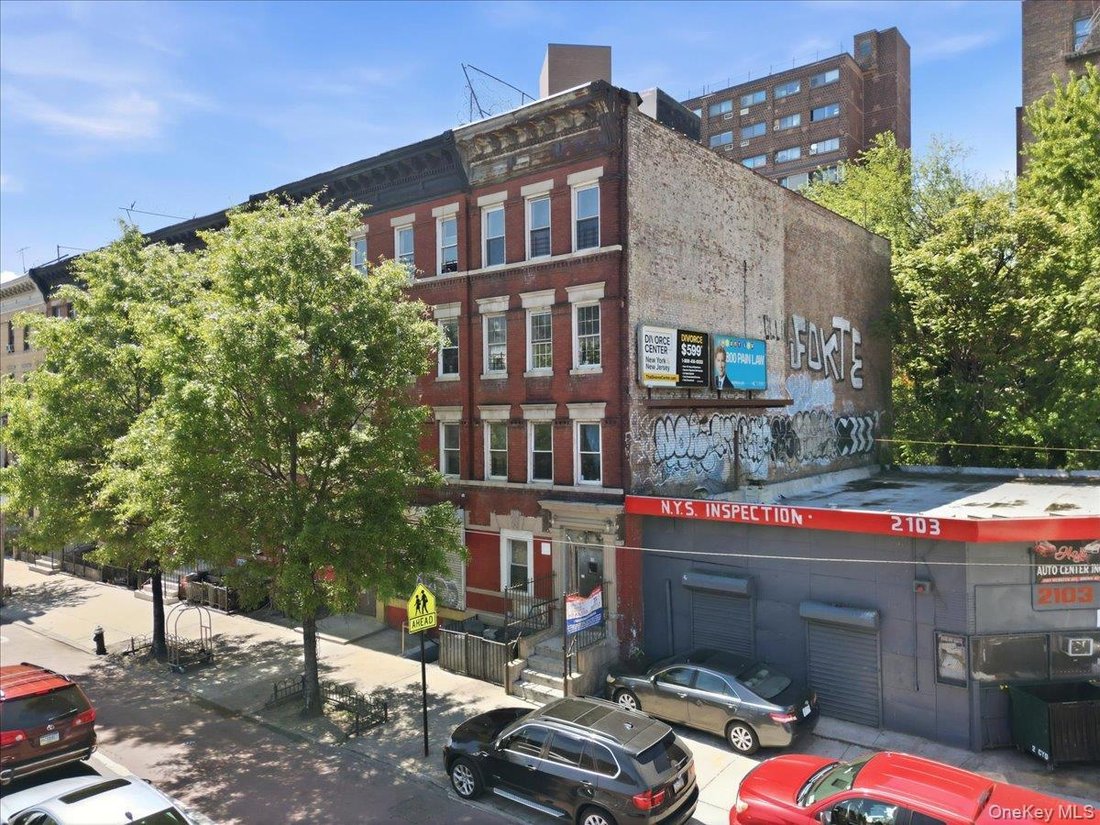 New York, New York, United States 2 - 17969020