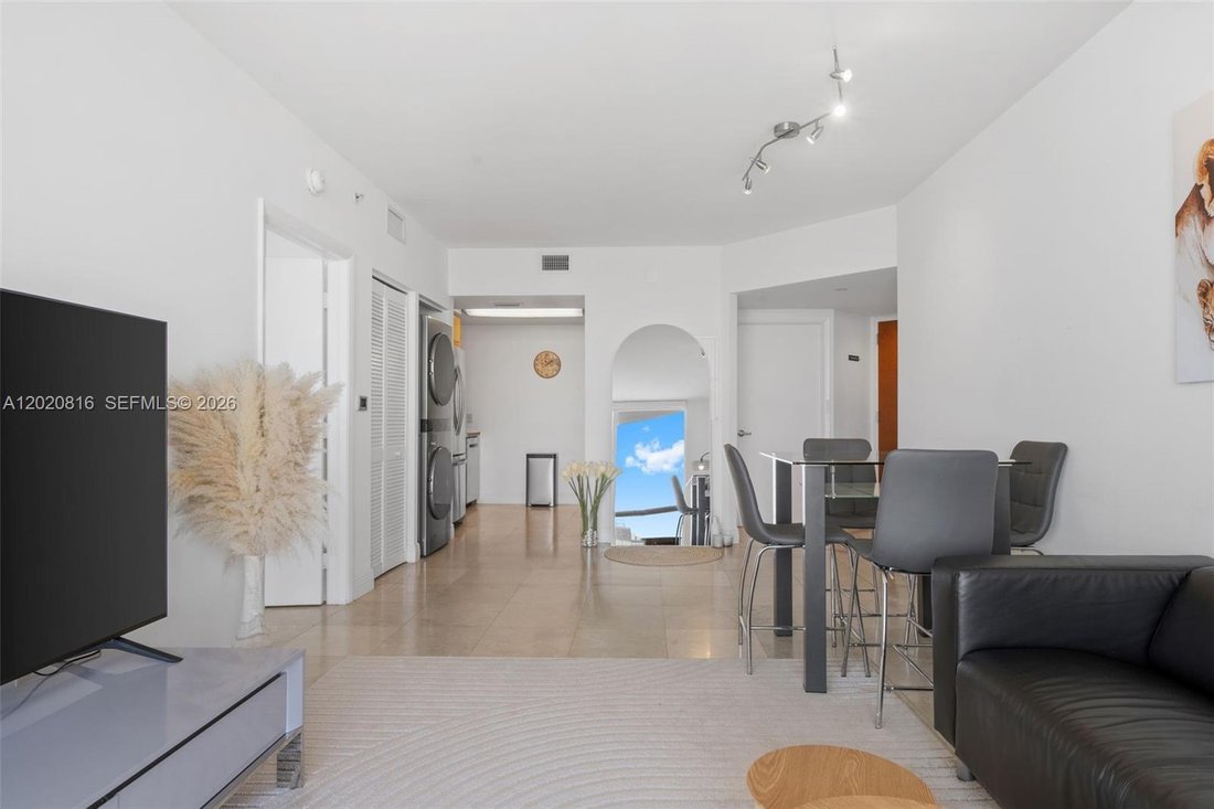 Condo in Miami Beach, Florida, United States 5 - 17968639