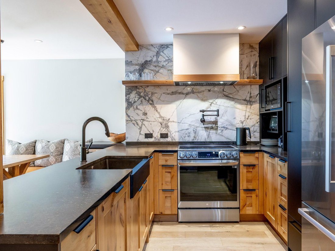 House in Whistler, British Columbia, Canada 1 - 17971274
