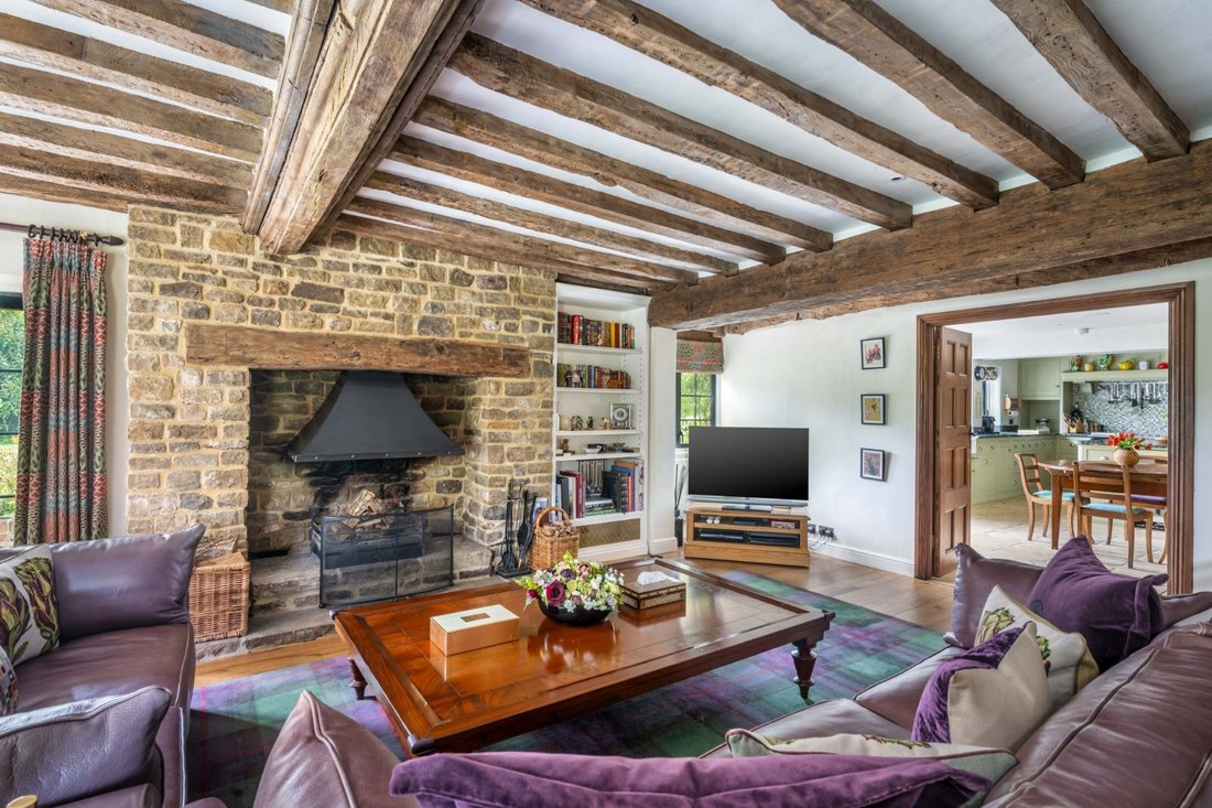 House in Dunsfold, England 4 - 17966222