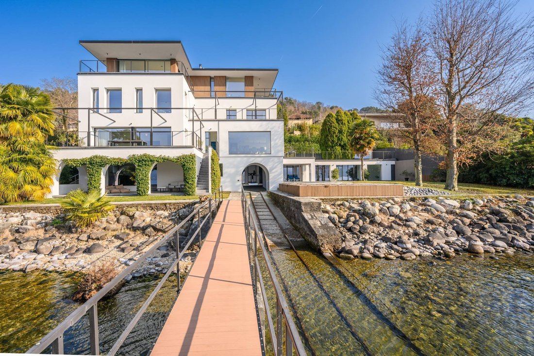 House in Angera, Lombardy, Italy 1 - 17653459