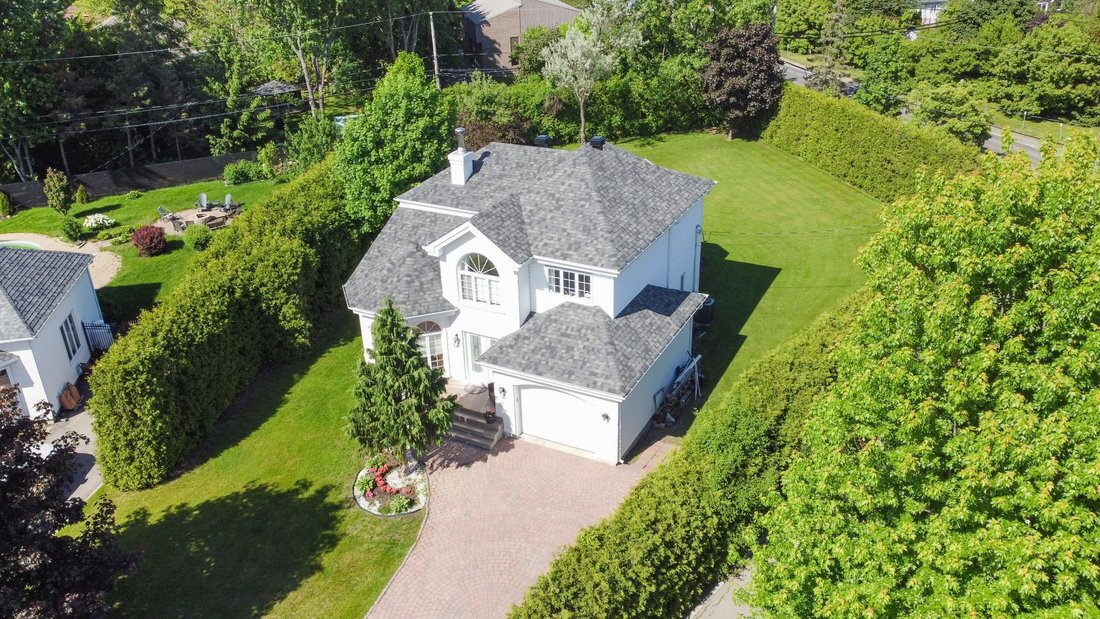 House in Notre-Dame-de-l'Île-Perrot, Quebec, Canada 1 - 17970072