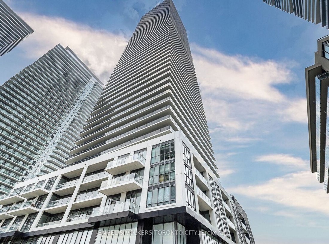 House in Toronto, Ontario, Canada 1 - 17970008