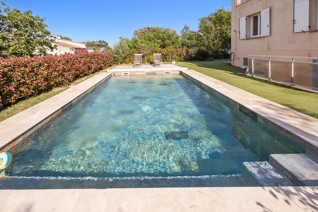 Villa in Nord, Cogolin, France 2 - 17970414