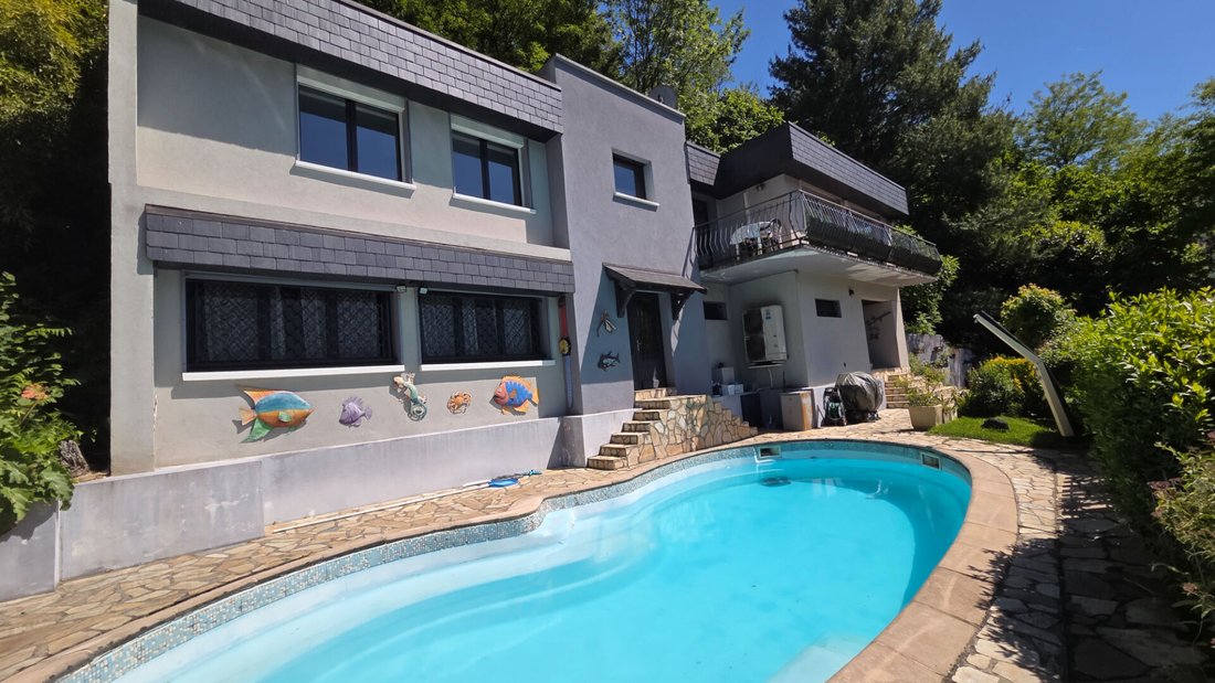 Villa in Viviers-du-Lac, Auvergne-Rhône-Alpes, France 1 - 17967597