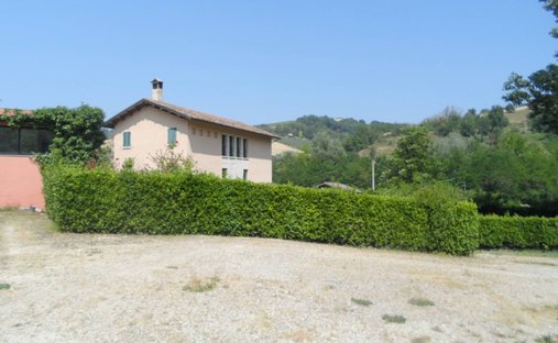 Casa a Carassai, Marche, Italia 1
